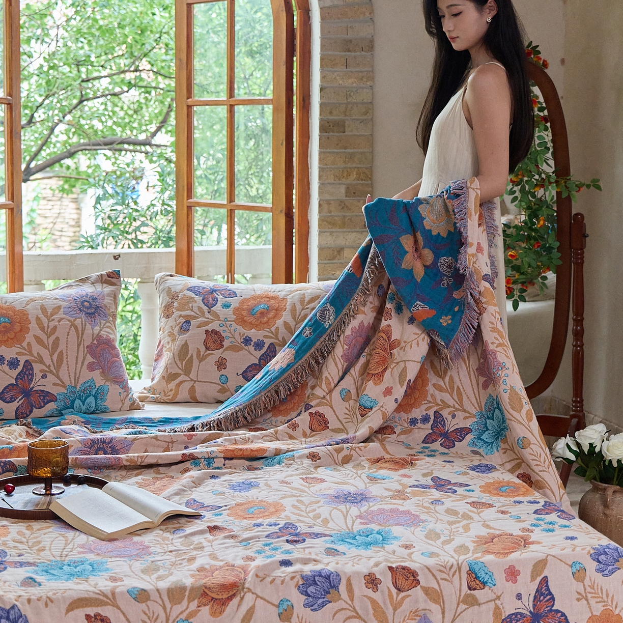 91家纺网 家纺一手货源 找家纺 沐瑟家纺 2025新款亲肤柔软全棉纱布中国风盖毯毯子 花蝶-米