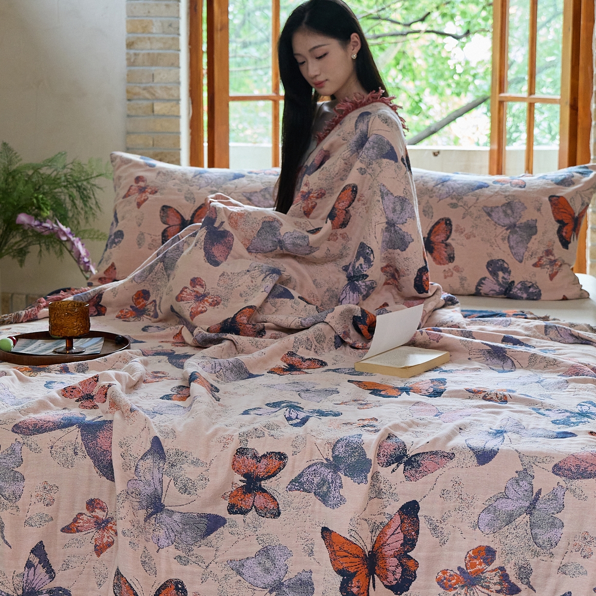 91家纺网 家纺一手货源 找家纺 沐瑟家纺 2025新款亲肤柔软全棉纱布中国风盖毯毯子 蝶语-淡粉