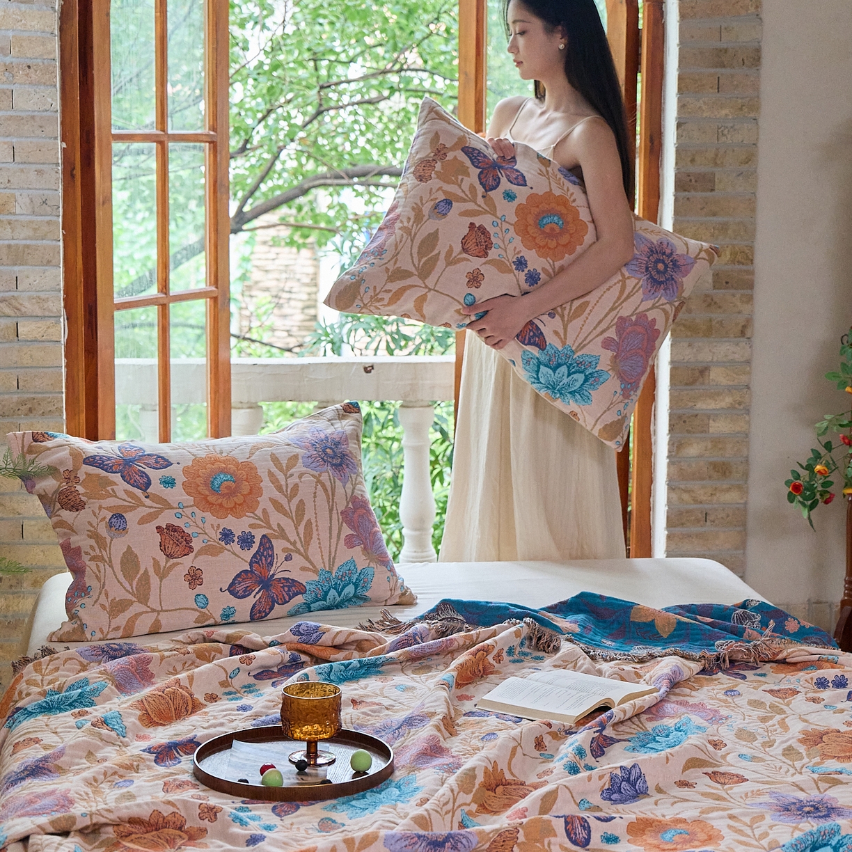 91家纺网 家纺一手货源 找家纺 沐瑟家纺 2025新款亲肤柔软全棉纱布中国风盖毯毯子 花蝶-米