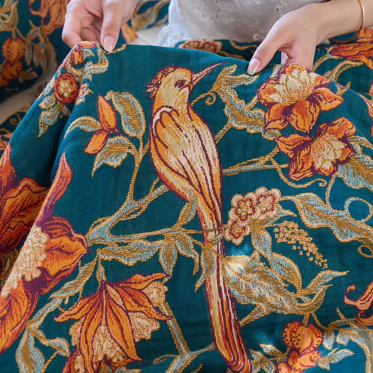 91家纺网 家纺一手货源 找家纺 沐瑟家纺 2025新款亲肤柔软全棉纱布中国风盖毯毯子 花鸟韵