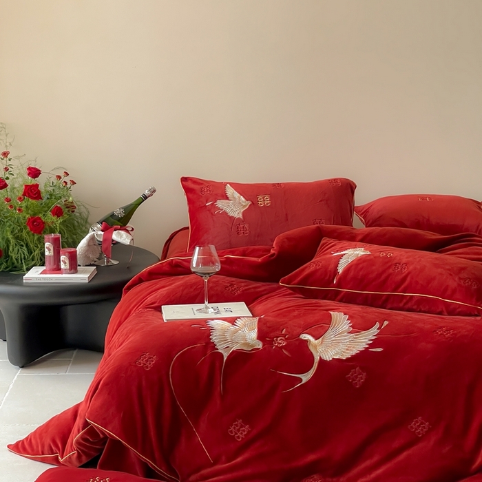 91家纺网 家纺一手货源 找家纺 （总）西西家居 2025新款正宗230g牛奶绒刺绣四件套-多囍爱