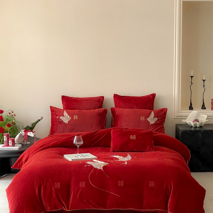 91家纺网 家纺一手货源 找家纺 （总）西西家居 2025新款正宗230g牛奶绒刺绣四件套-多囍爱