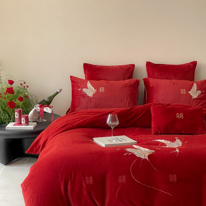 91家纺网 家纺一手货源 找家纺 （总）西西家居 2025新款正宗230g牛奶绒刺绣四件套-多囍爱