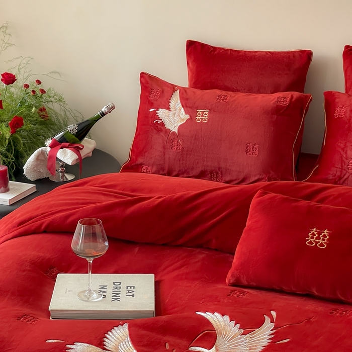 91家纺网 家纺一手货源 找家纺 （总）西西家居 2025新款正宗230g牛奶绒刺绣四件套-多囍爱