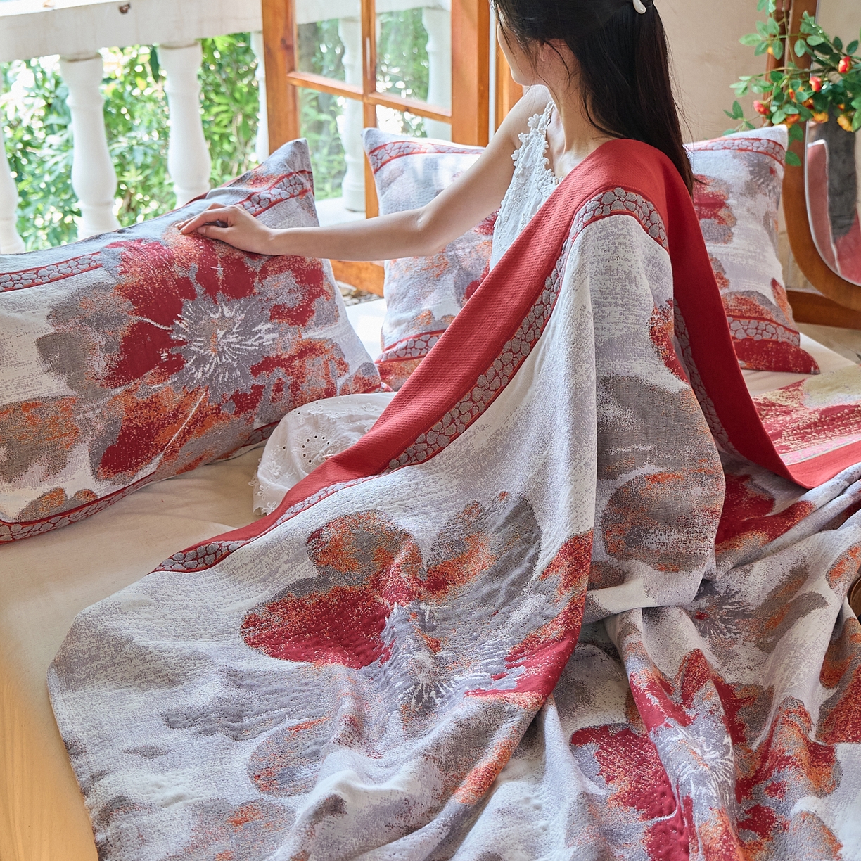 91家纺网 家纺一手货源 找家纺 沐瑟家纺 2025新款全棉纱布细纱布大床盖毯子床盖三件套LV系列 绽放-红色