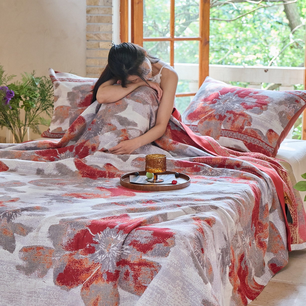 91家纺网 家纺一手货源 找家纺 沐瑟家纺 2025新款全棉纱布细纱布大床盖毯子床盖三件套LV系列 绽放-红色