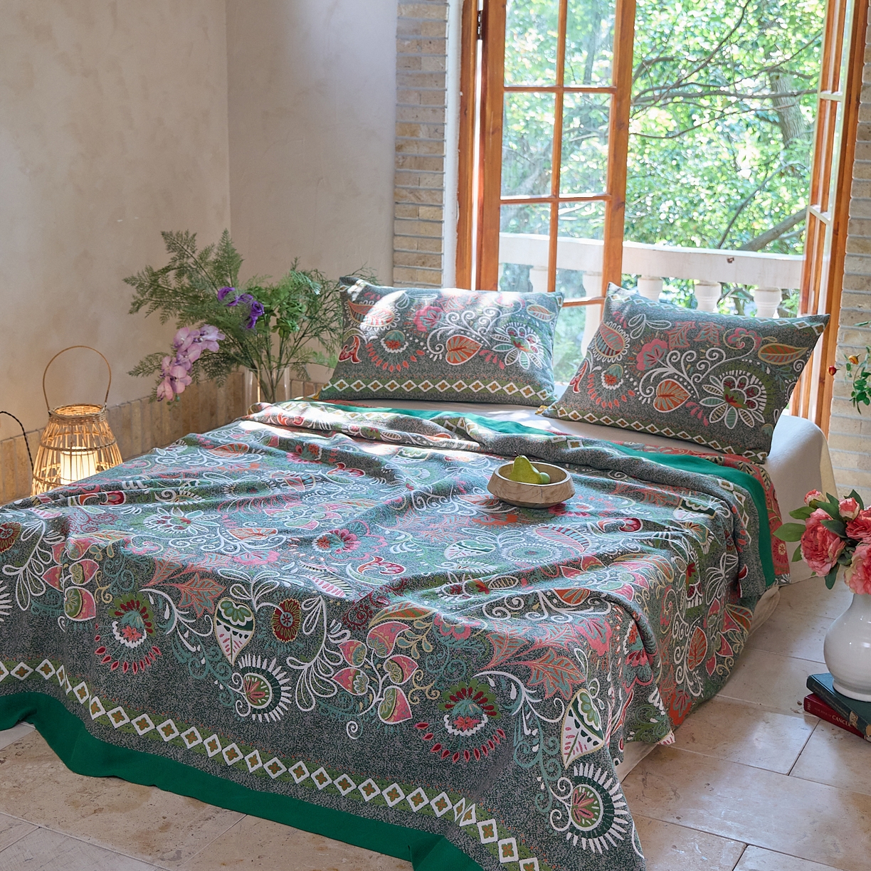 91家纺网 家纺一手货源 找家纺 沐瑟家纺 2025新款全棉纱布细纱布大床盖毯子床盖三件套LV系列 春意浓