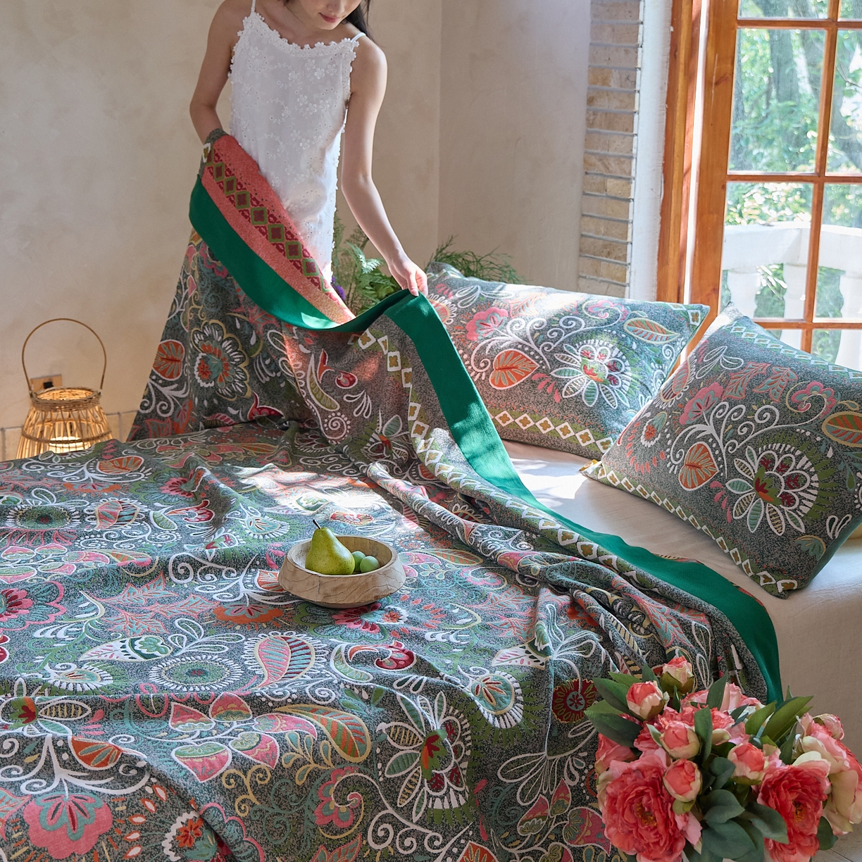 91家纺网 家纺一手货源 找家纺 沐瑟家纺 2025新款全棉纱布细纱布大床盖毯子床盖三件套LV系列 春意浓