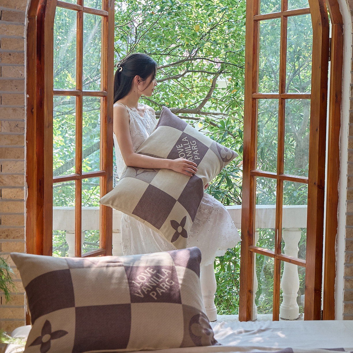 91家纺网 家纺一手货源 找家纺 沐瑟家纺 2025新款全棉纱布细纱布大床盖毯子床盖三件套LV系列 LV咖色