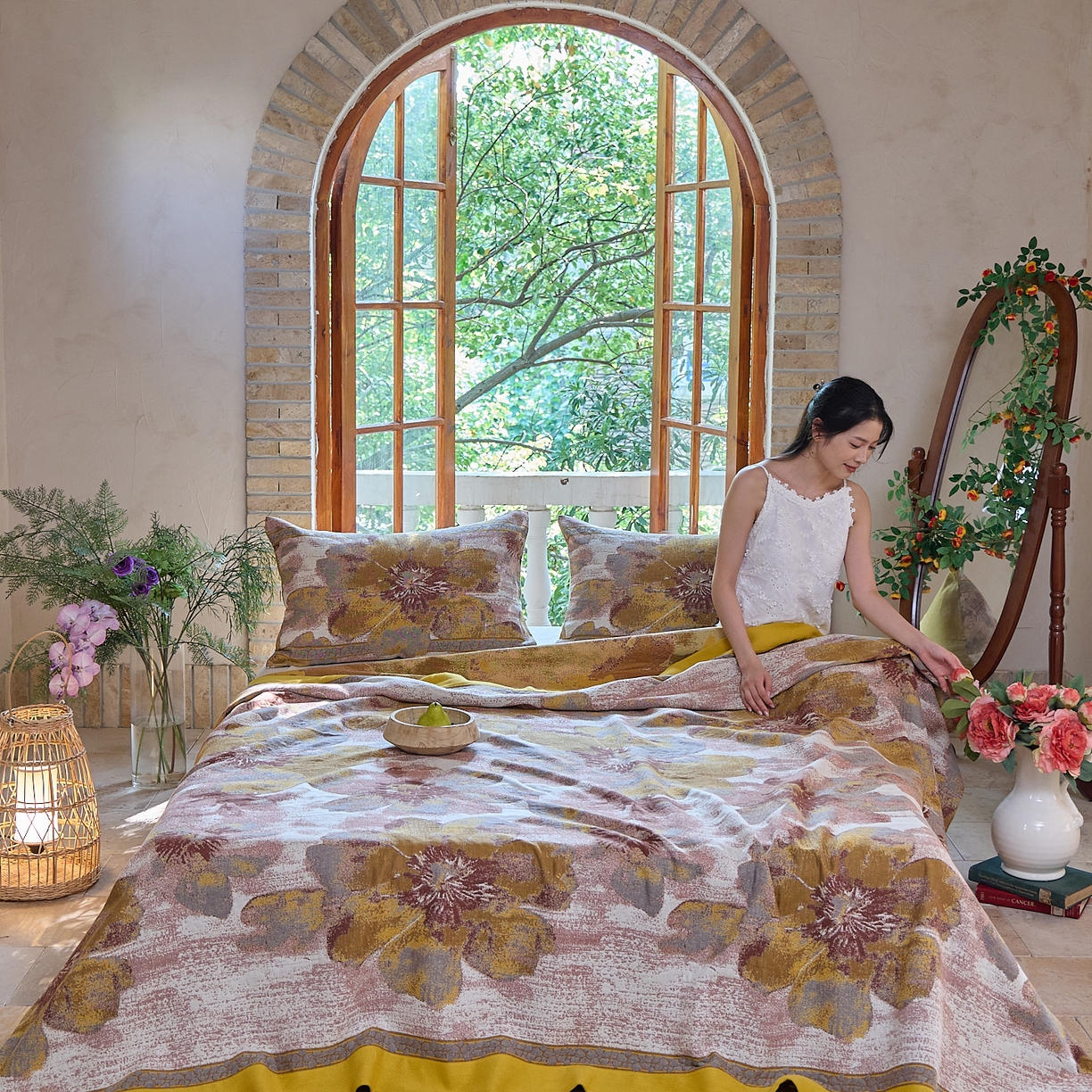 沐瑟家纺 2025新款全棉纱布细纱布大床盖毯子床盖三件套LV系列 绽放-姜黄