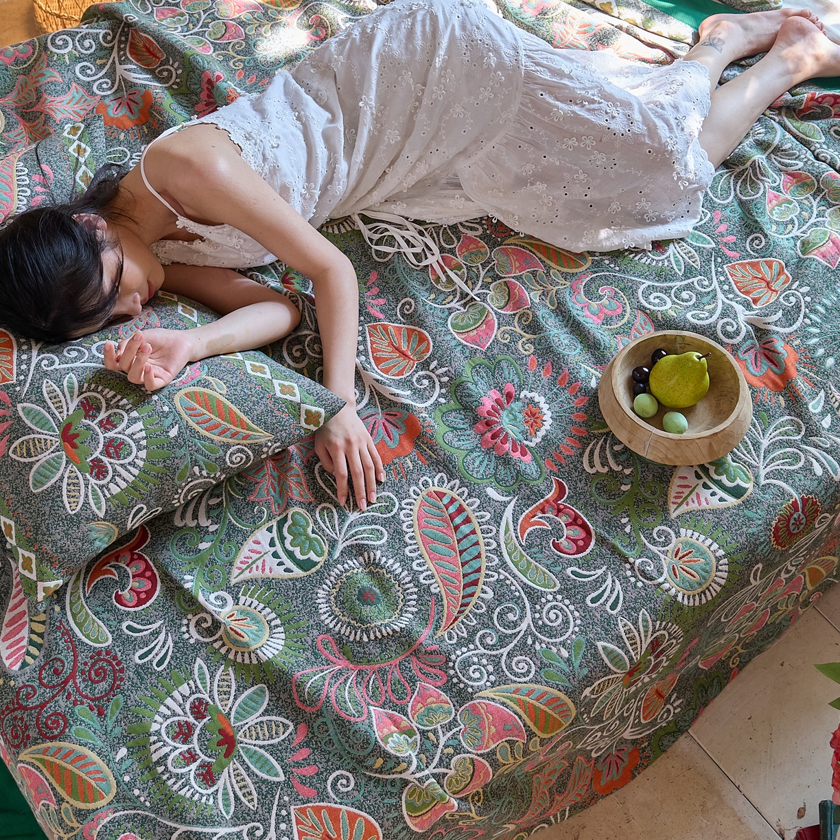 91家纺网 家纺一手货源 找家纺 沐瑟家纺 2025新款全棉纱布细纱布大床盖毯子床盖三件套LV系列 春意浓