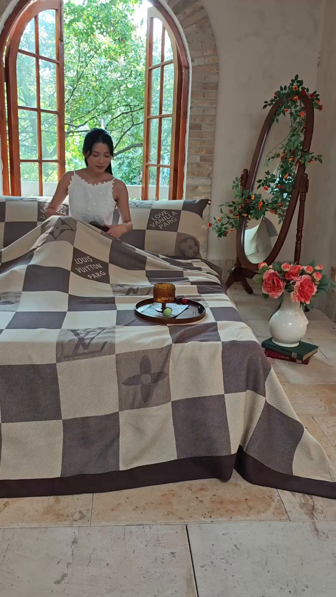 91家纺网 家纺一手货源 找家纺 （总）沐瑟家纺 2025新款全棉纱布细纱布大床盖毯子床盖三件套LV系列