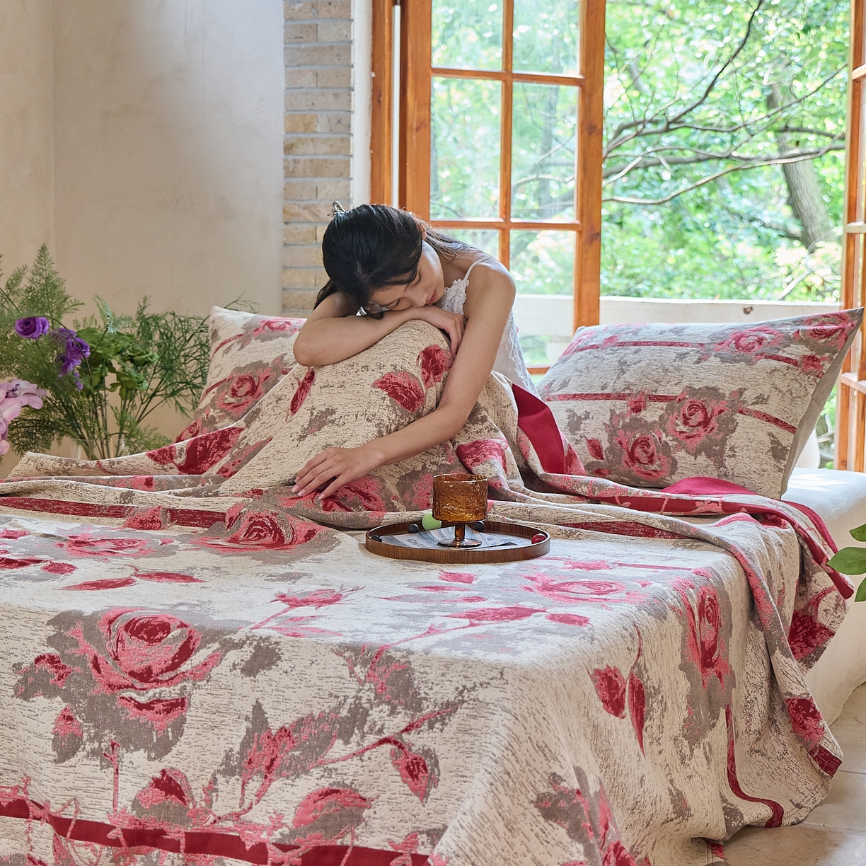 91家纺网 家纺一手货源 找家纺 沐瑟家纺 2025新款全棉纱布细纱布大床盖毯子床盖三件套LV系列 玫瑰之约