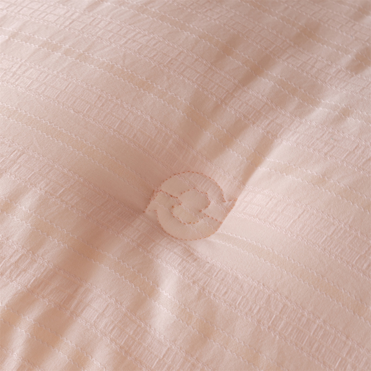 91家纺网 家纺一手货源 找家纺 梵克保罗 2025新品提花锁温秋冬被/被芯/冬被/跨境外贸 粉色