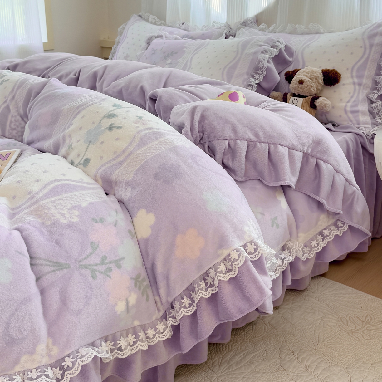 91家纺网 家纺一手货源 找家纺 （总）KA家纺 2025新款冬双层蕾丝花边雕花牛奶绒床裙款四件套