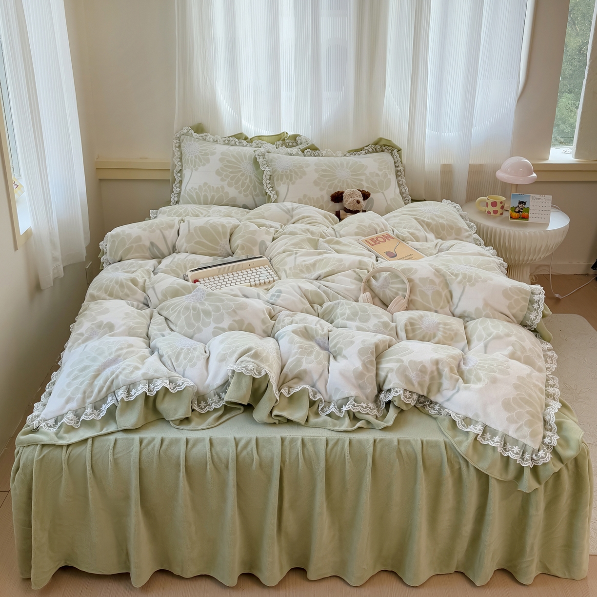 91家纺网 家纺一手货源 找家纺 （总）KA家纺 2025新款冬双层蕾丝花边雕花牛奶绒床裙款四件套