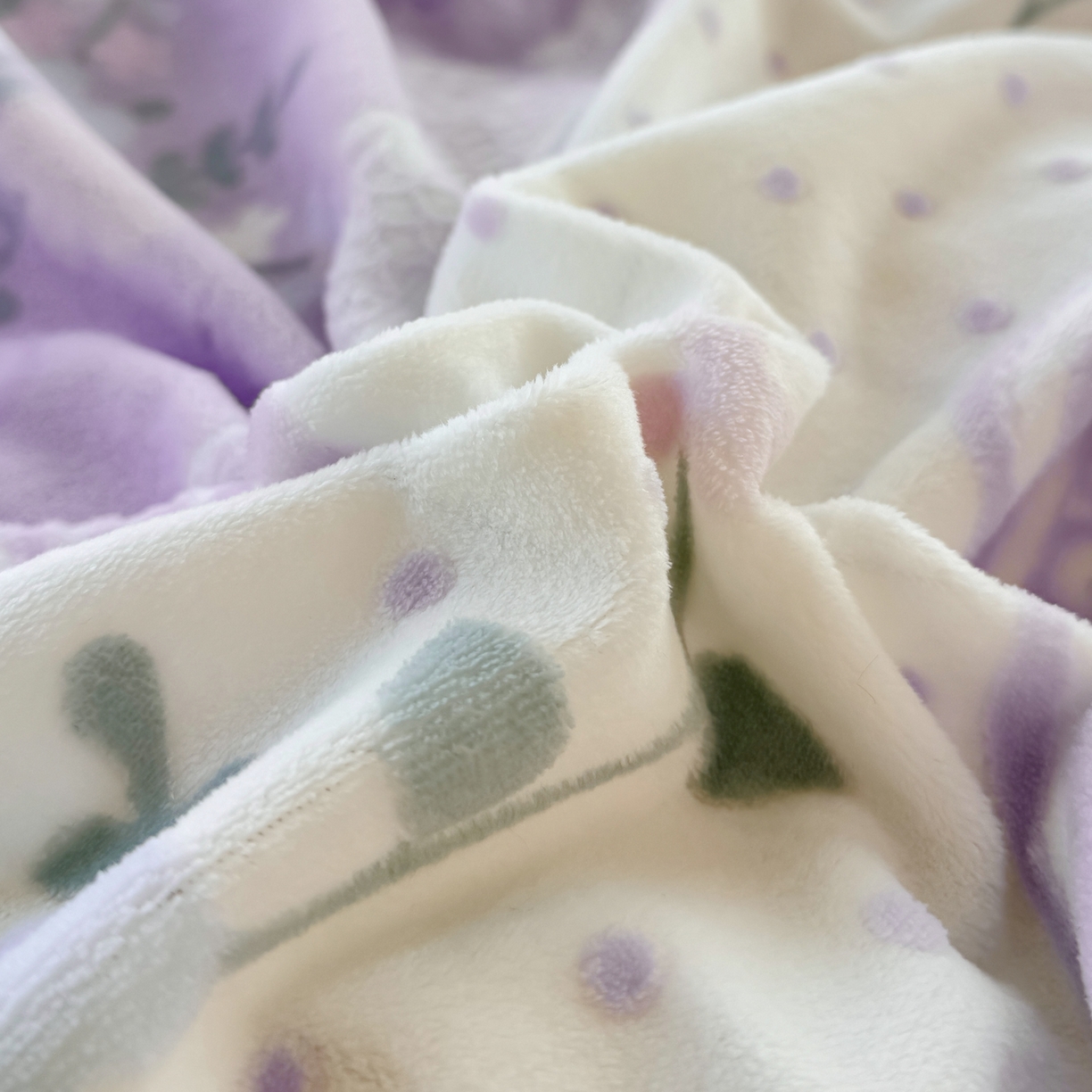 91家纺网 家纺一手货源 找家纺 KA家纺 2025新款冬双层蕾丝花边雕花牛奶绒床裙款四件套 紫气东来