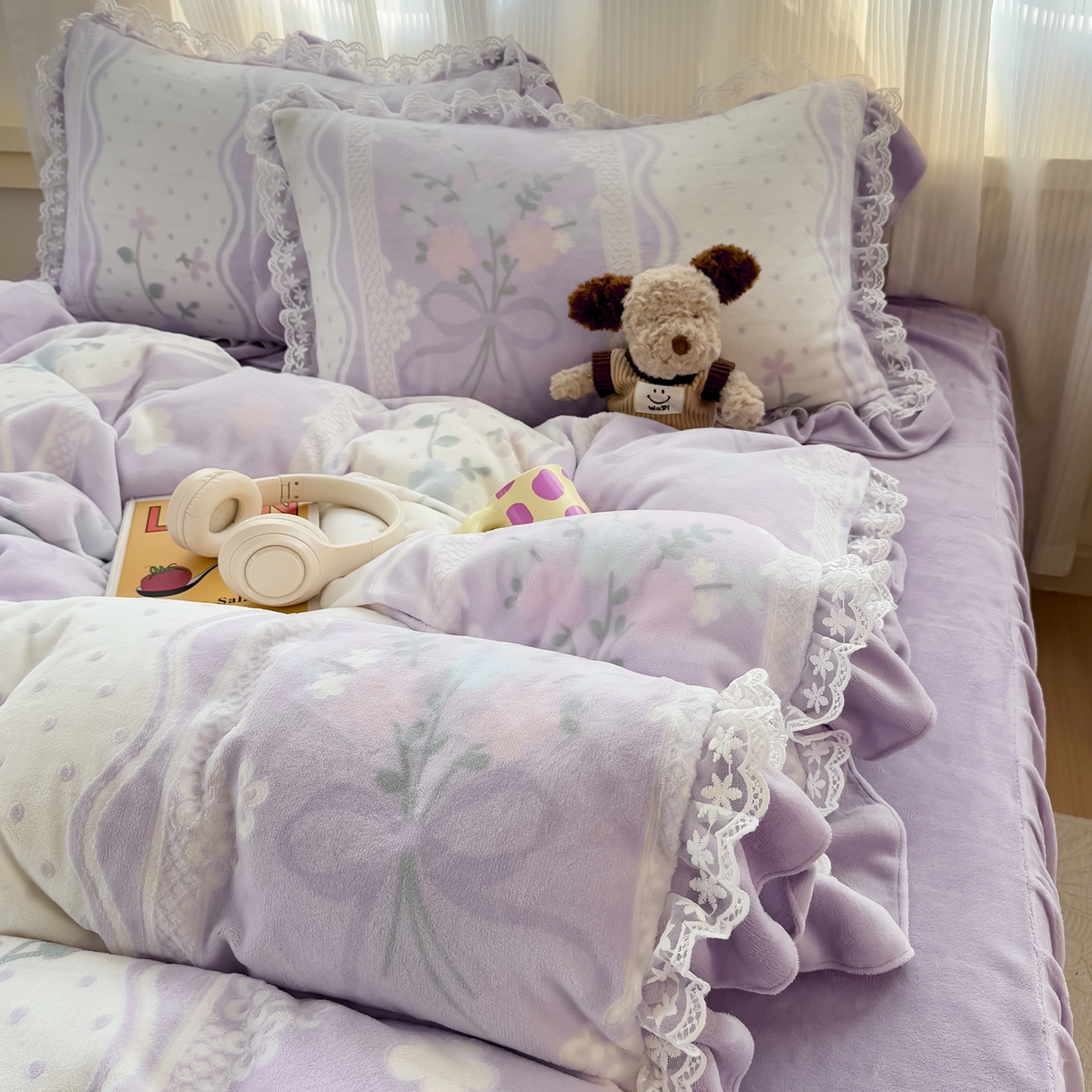 91家纺网 家纺一手货源 找家纺 KA家纺 2025新款冬双层蕾丝花边雕花牛奶绒床裙款四件套 紫气东来