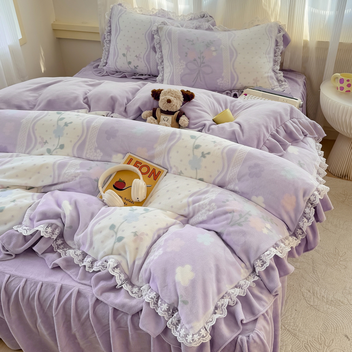 91家纺网 家纺一手货源 找家纺 KA家纺 2025新款冬双层蕾丝花边雕花牛奶绒床裙款四件套 紫气东来