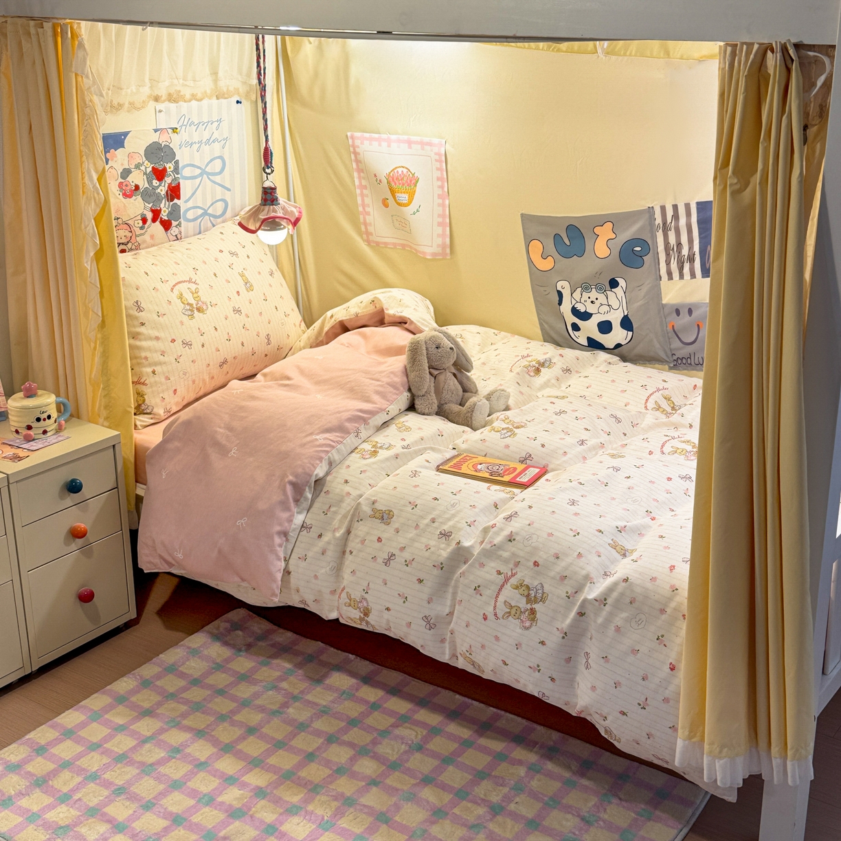 简宜家居（朝初家纺） 2025新款全棉12868斜纹卡通花卉学生三件套四件套 粉红可爱兔