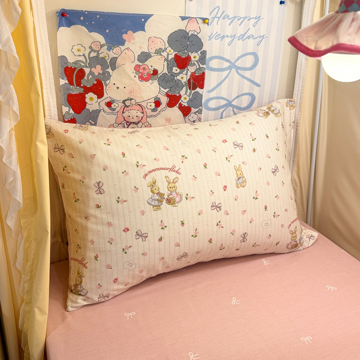 91家纺网 家纺一手货源 找家纺 简宜家居（朝初家纺） 2025新款全棉12868斜纹卡通花卉学生三件套四件套 粉红可爱兔