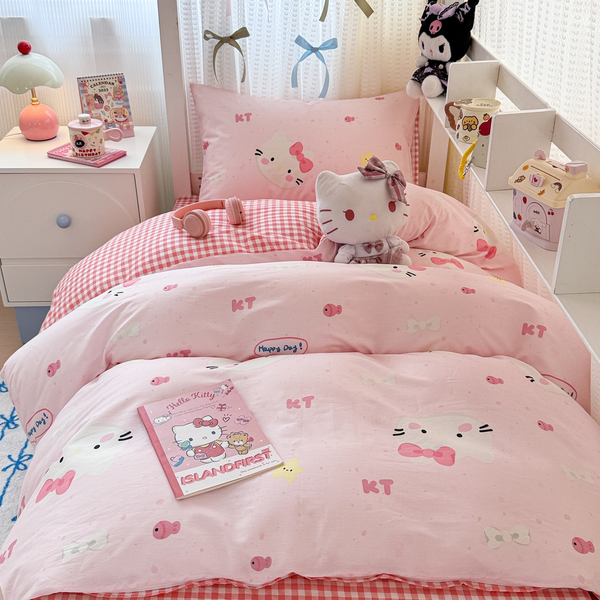 91家纺网 家纺一手货源 找家纺 简宜家居（朝初家纺） 2025新款全棉12868斜纹卡通花卉学生三件套四件套 粉色猫-小格