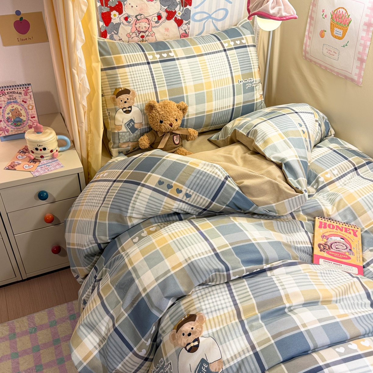 91家纺网 家纺一手货源 找家纺 简宜家居（朝初家纺） 2025新款全棉12868斜纹卡通花卉学生三件套四件套 简约-学院熊