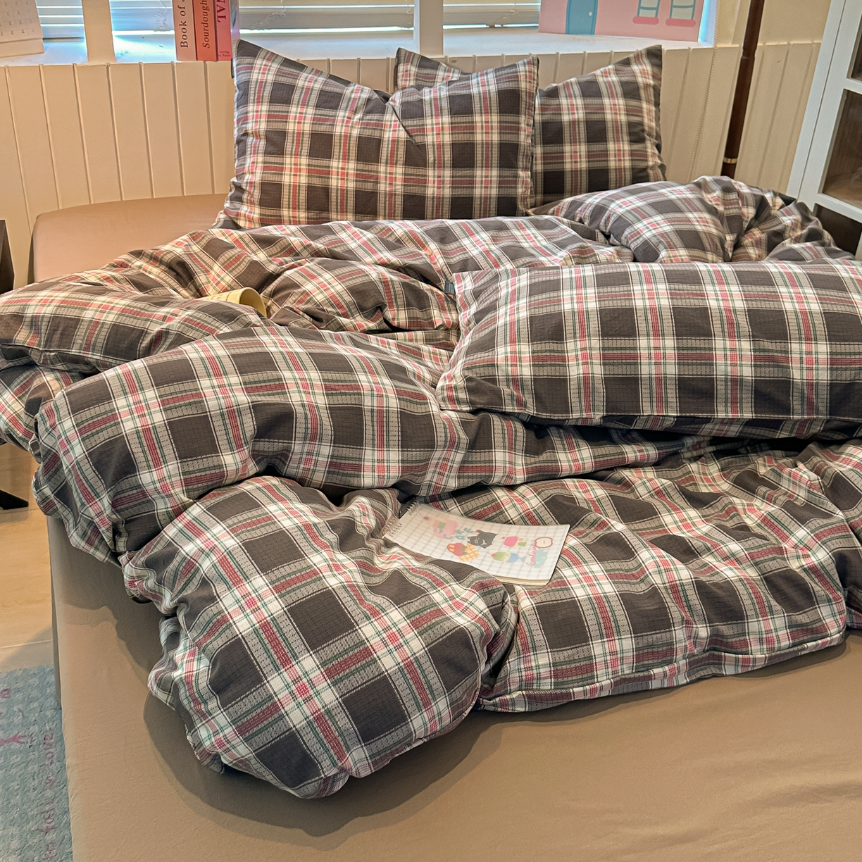 91家纺网 家纺一手货源 找家纺 多乐家纺 2025新款秋冬韩系花卉舒柔棉印花四件套 山野红