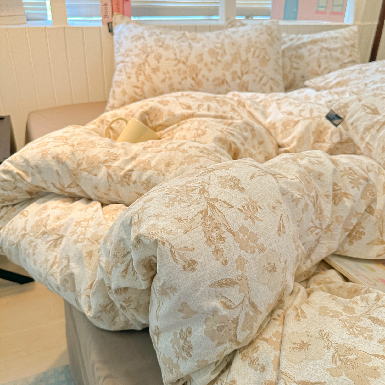 91家纺网 家纺一手货源 找家纺 多乐家纺 2025新款秋冬韩系花卉舒柔棉印花四件套 茶颜悦色-黄