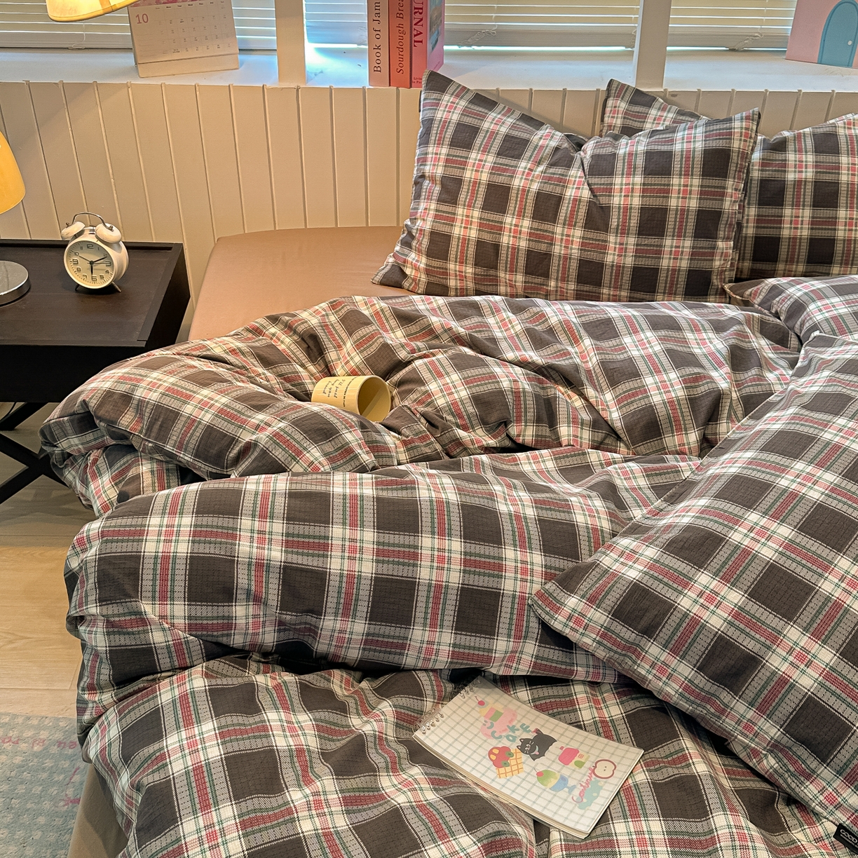 91家纺网 家纺一手货源 找家纺 多乐家纺 2025新款秋冬韩系花卉舒柔棉印花四件套 山野红