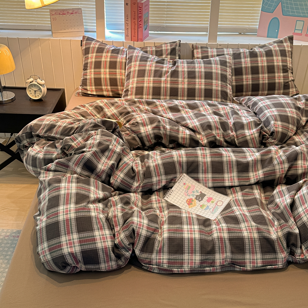 91家纺网 家纺一手货源 找家纺 多乐家纺 2025新款秋冬韩系花卉舒柔棉印花四件套 山野红