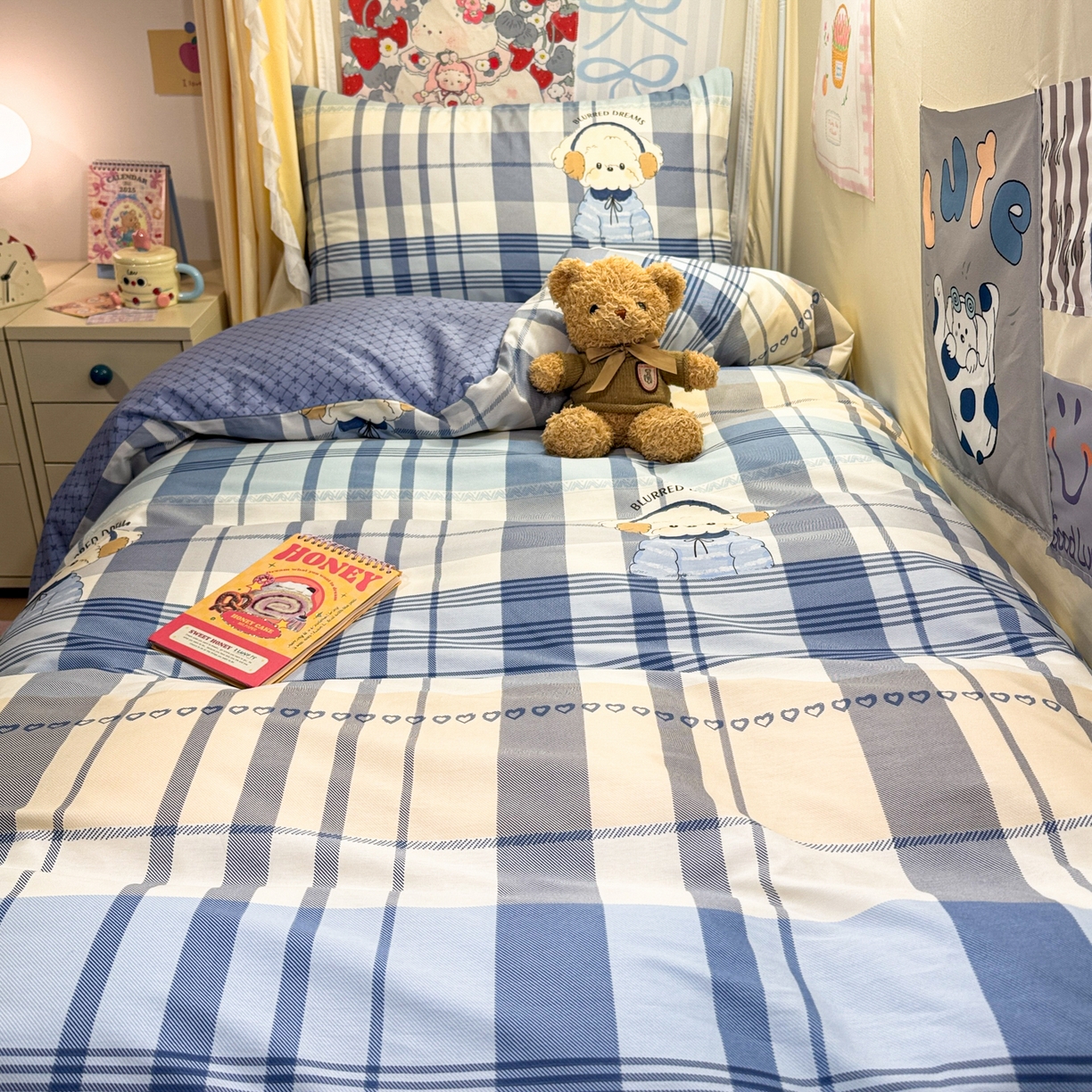 91家纺网 家纺一手货源 找家纺 简宜家居（朝初家纺） 2025新款全棉12868斜纹卡通花卉学生三件套四件套 简约-音乐熊