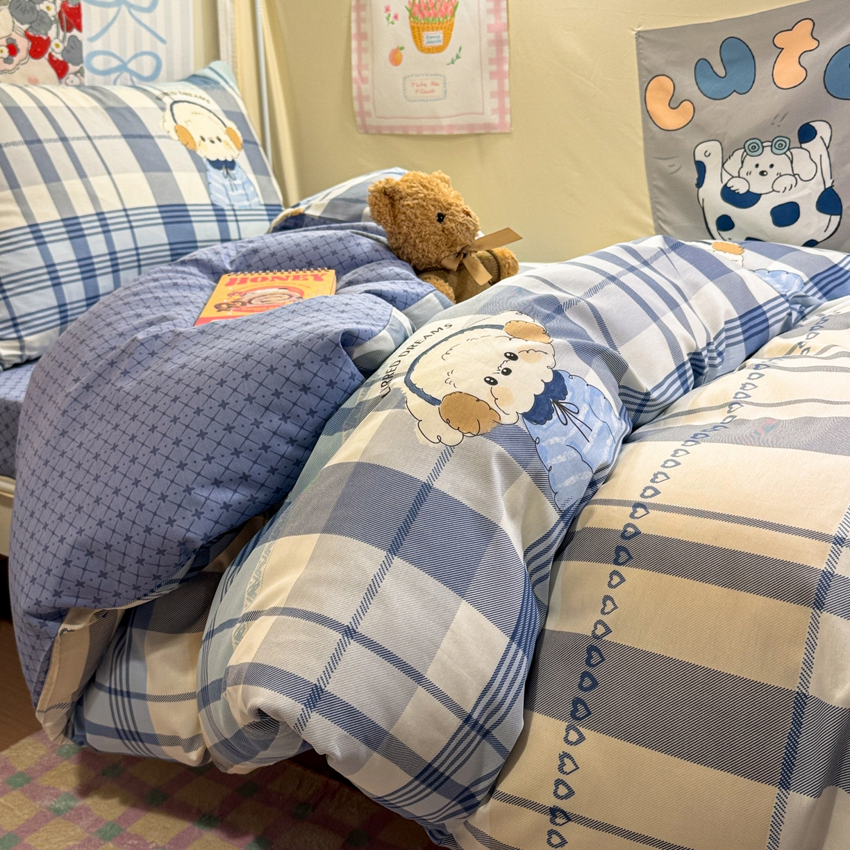 91家纺网 家纺一手货源 找家纺 简宜家居（朝初家纺） 2025新款全棉12868斜纹卡通花卉学生三件套四件套 简约-音乐熊