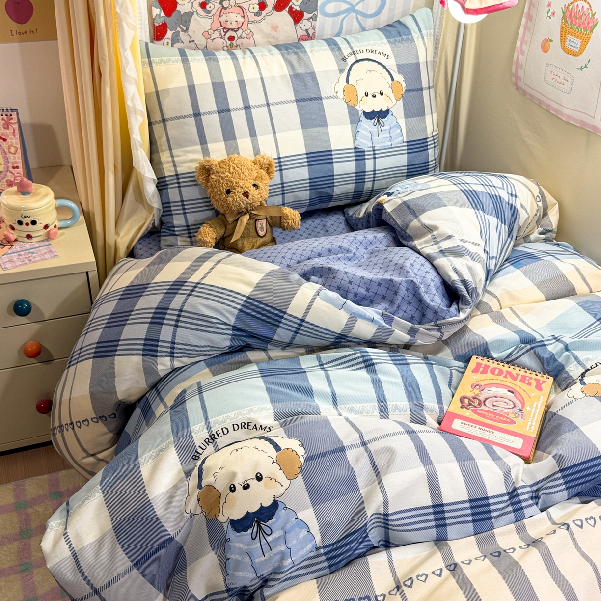 91家纺网 家纺一手货源 找家纺 简宜家居（朝初家纺） 2025新款全棉12868斜纹卡通花卉学生三件套四件套 简约-音乐熊