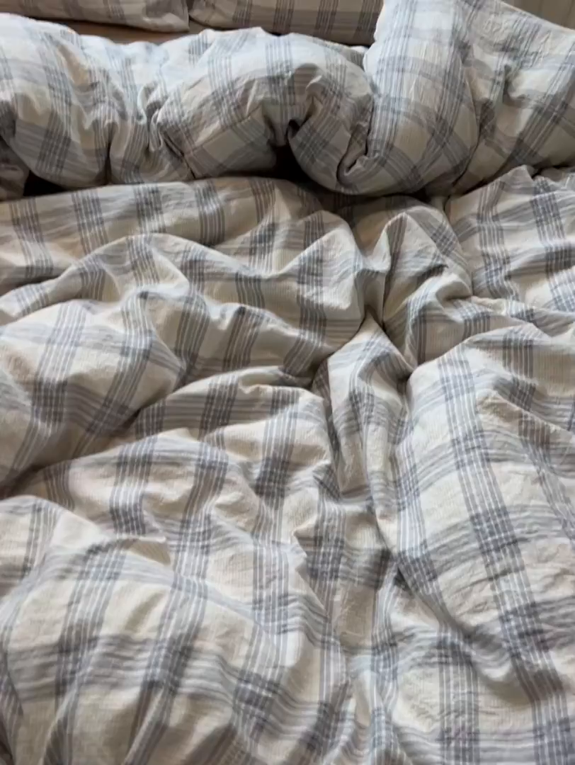 91家纺网 家纺一手货源 找家纺 多乐家纺 2025新款秋冬韩系花卉舒柔棉印花四件套 山野灰