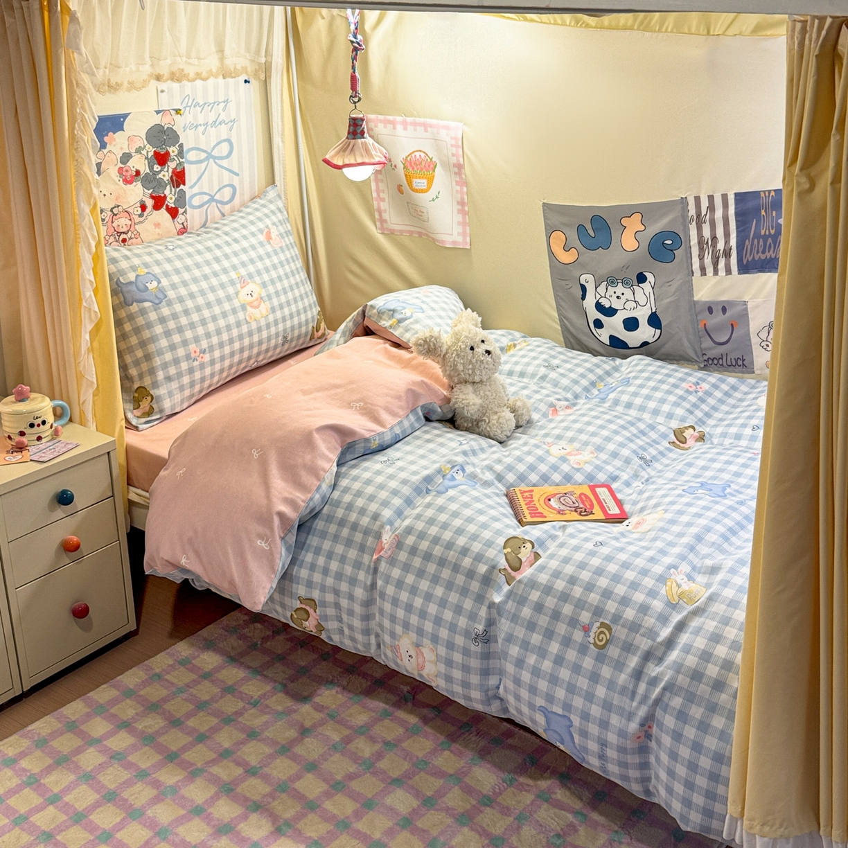 简宜家居（朝初家纺） 2025新款全棉12868斜纹卡通花卉学生三件套四件套 蓝格欢乐