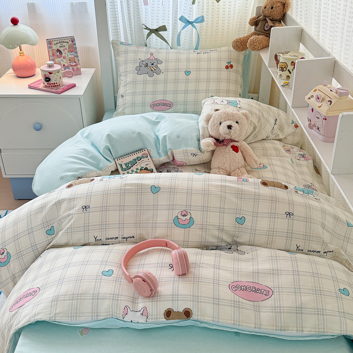 91家纺网 家纺一手货源 找家纺 简宜家居（朝初家纺） 2025新款全棉12868斜纹卡通花卉学生三件套四件套 萌宠格子铺