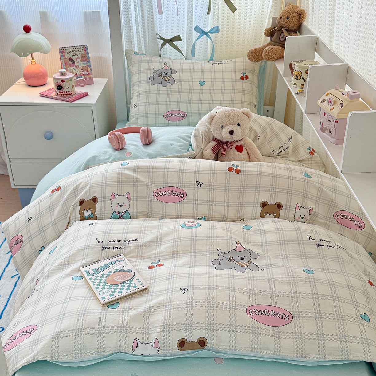 91家纺网 家纺一手货源 找家纺 简宜家居（朝初家纺） 2025新款全棉12868斜纹卡通花卉学生三件套四件套 萌宠格子铺