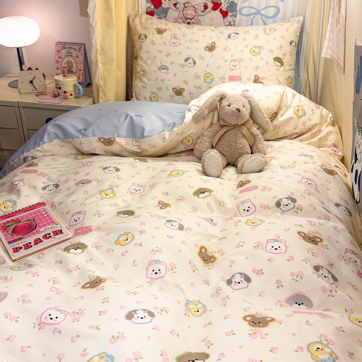 91家纺网 家纺一手货源 找家纺 简宜家居（朝初家纺） 2025新款全棉12868斜纹卡通花卉学生三件套四件套 萌友聚会