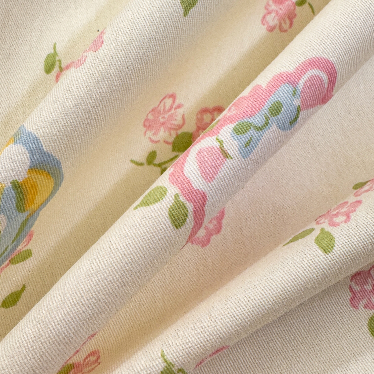 91家纺网 家纺一手货源 找家纺 简宜家居（朝初家纺） 2025新款全棉12868斜纹卡通花卉学生三件套四件套 萌友聚会