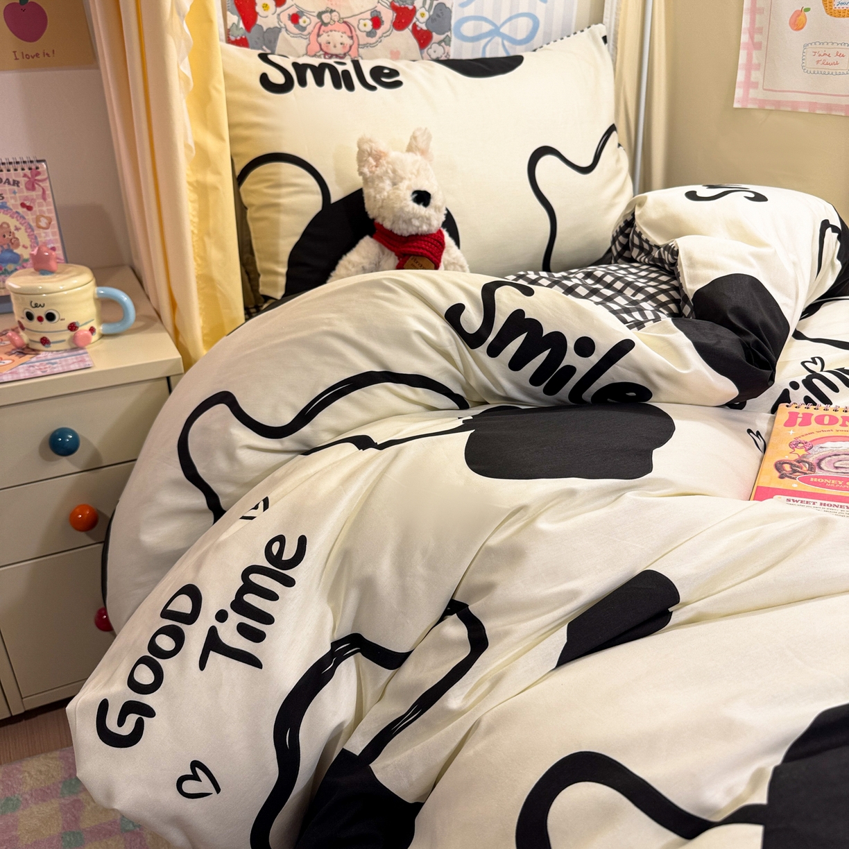 91家纺网 家纺一手货源 找家纺 简宜家居（朝初家纺） 2025新款全棉12868斜纹卡通花卉学生三件套四件套 奶牛smile