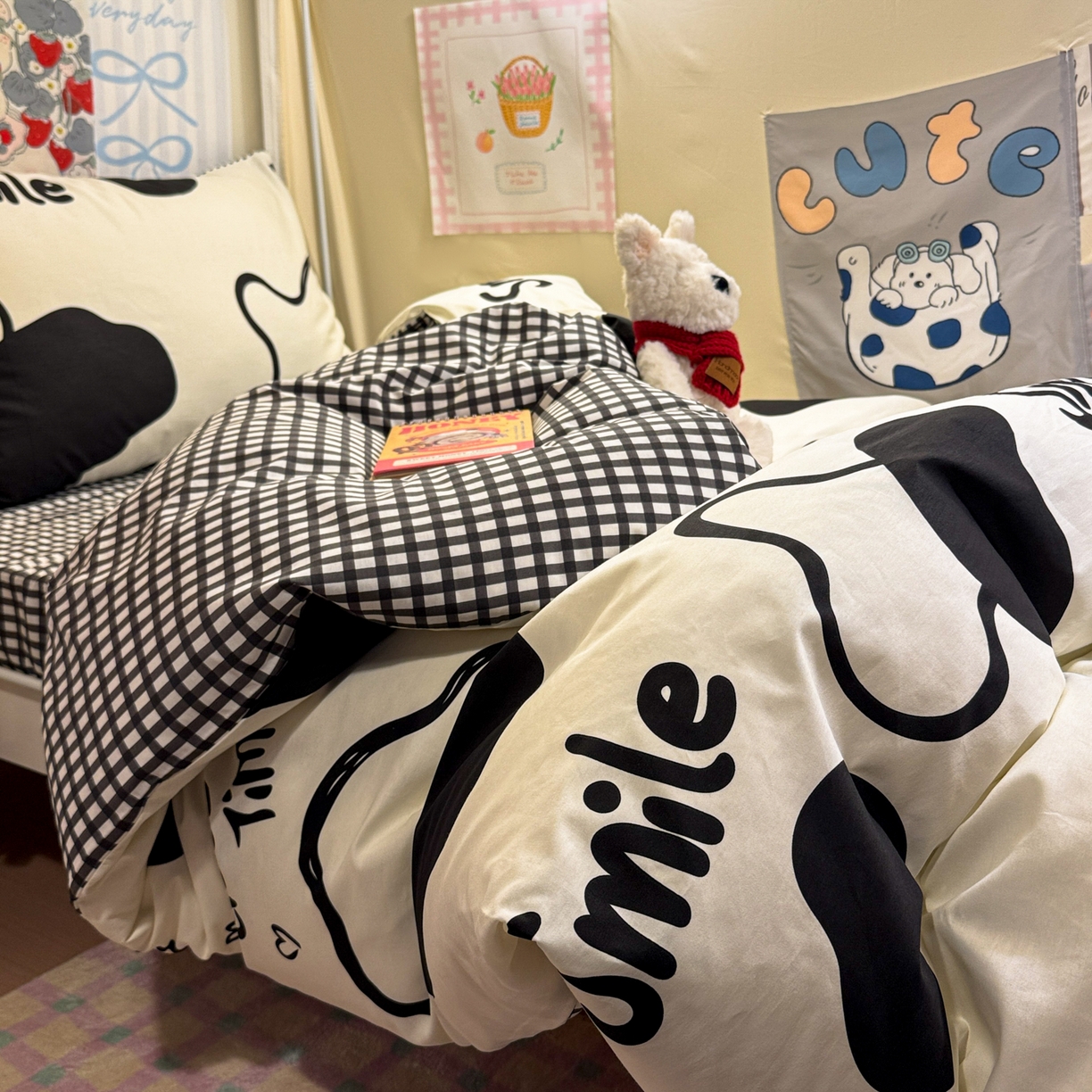 91家纺网 家纺一手货源 找家纺 简宜家居（朝初家纺） 2025新款全棉12868斜纹卡通花卉学生三件套四件套 奶牛smile