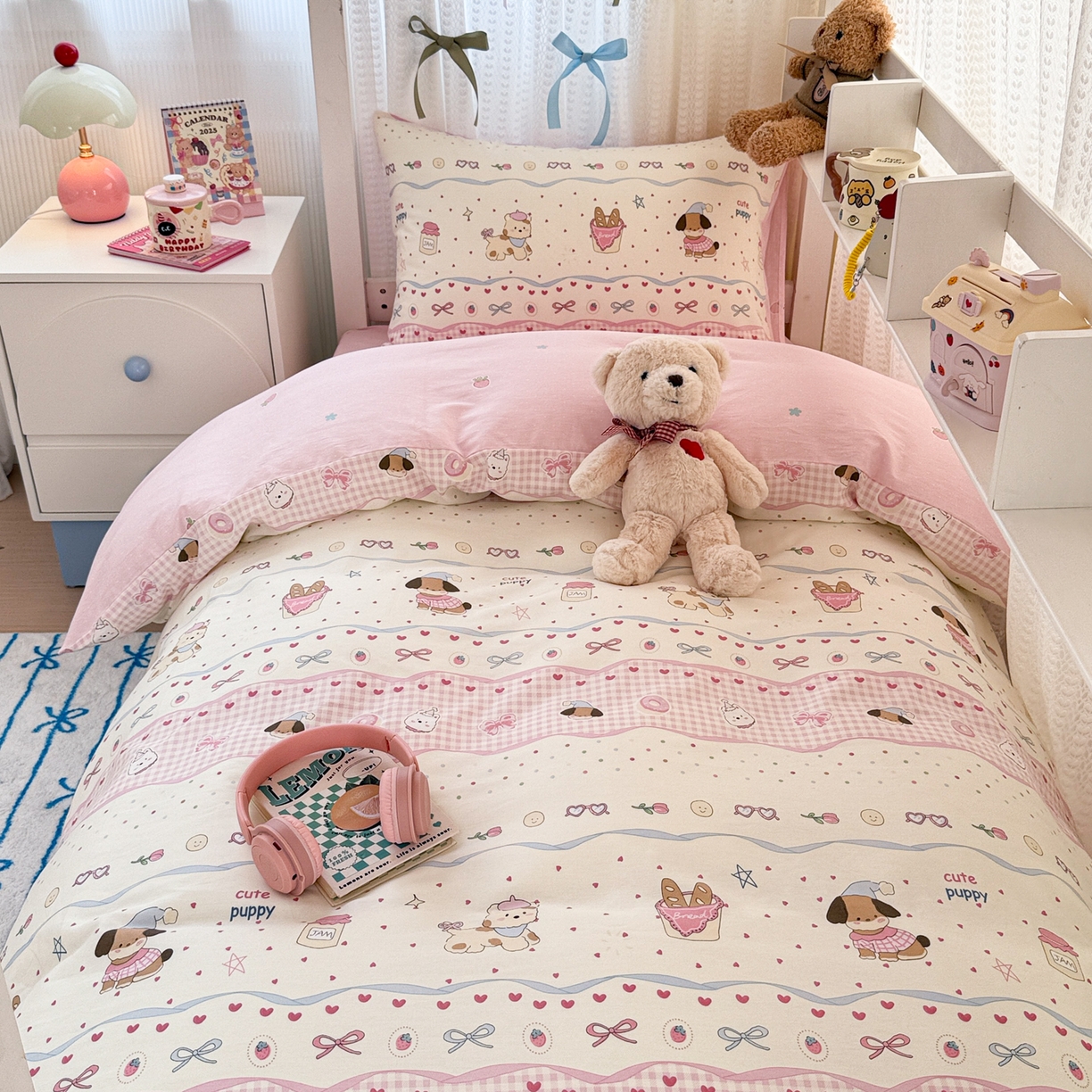 91家纺网 家纺一手货源 找家纺 简宜家居（朝初家纺） 2025新款全棉12868斜纹卡通花卉学生三件套四件套 甜心萌犬