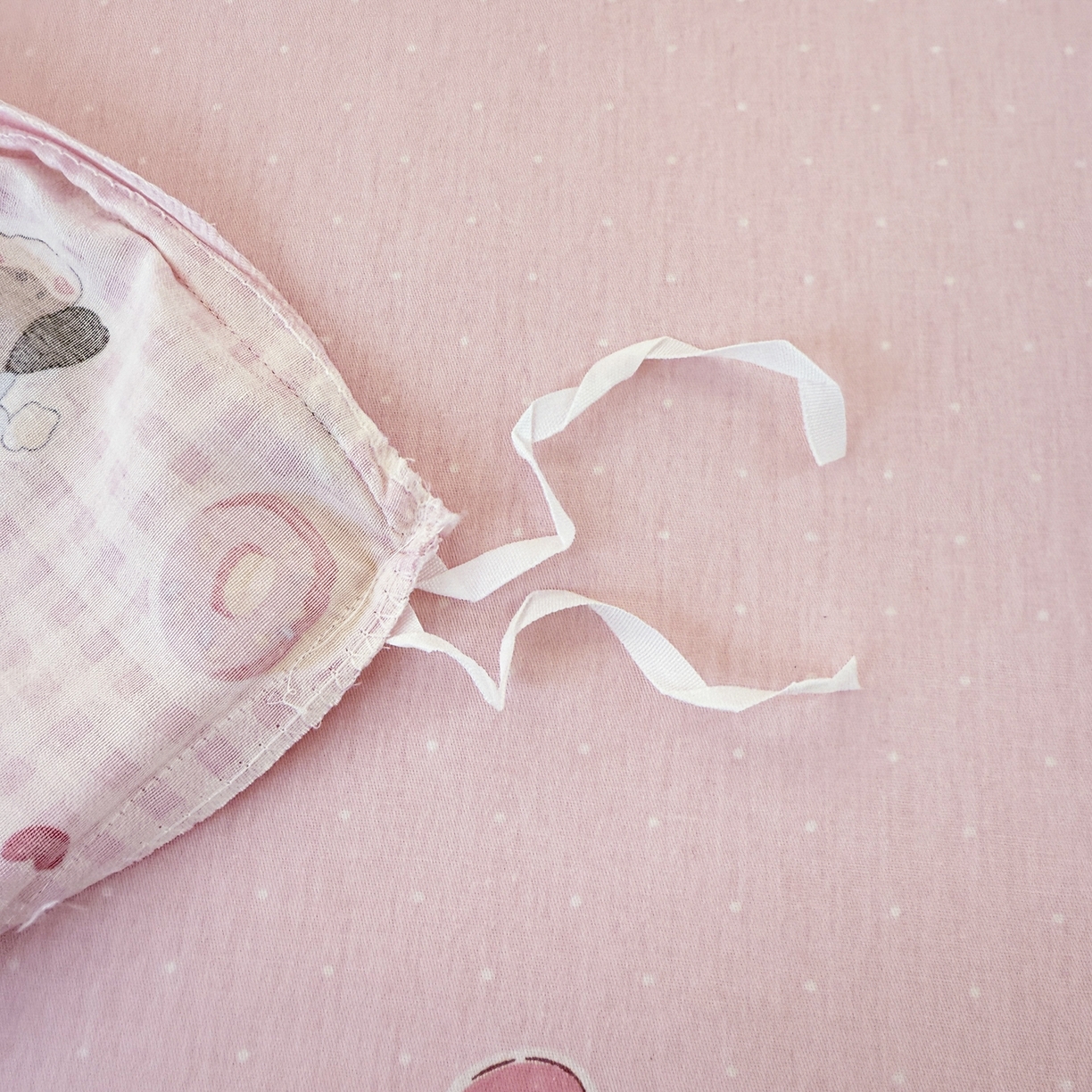 91家纺网 家纺一手货源 找家纺 简宜家居（朝初家纺） 2025新款全棉12868斜纹卡通花卉学生三件套四件套 甜心萌犬