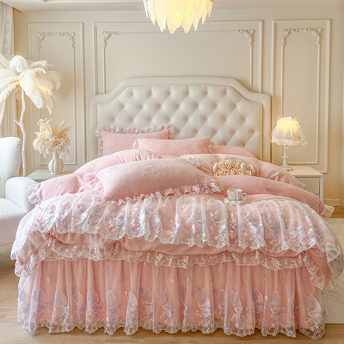 91家纺网 家纺一手货源 找家纺 网红馆（ck家纺） 2025新款牛奶绒刺绣四件套-蝴蝶纷飞系列 蝴蝶纷飞-粉