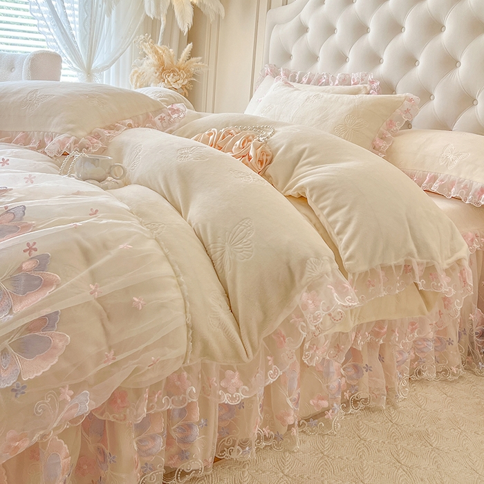 91家纺网 家纺一手货源 找家纺 网红馆（ck家纺） 2025新款牛奶绒刺绣四件套-蝴蝶纷飞系列 蝴蝶纷飞-米