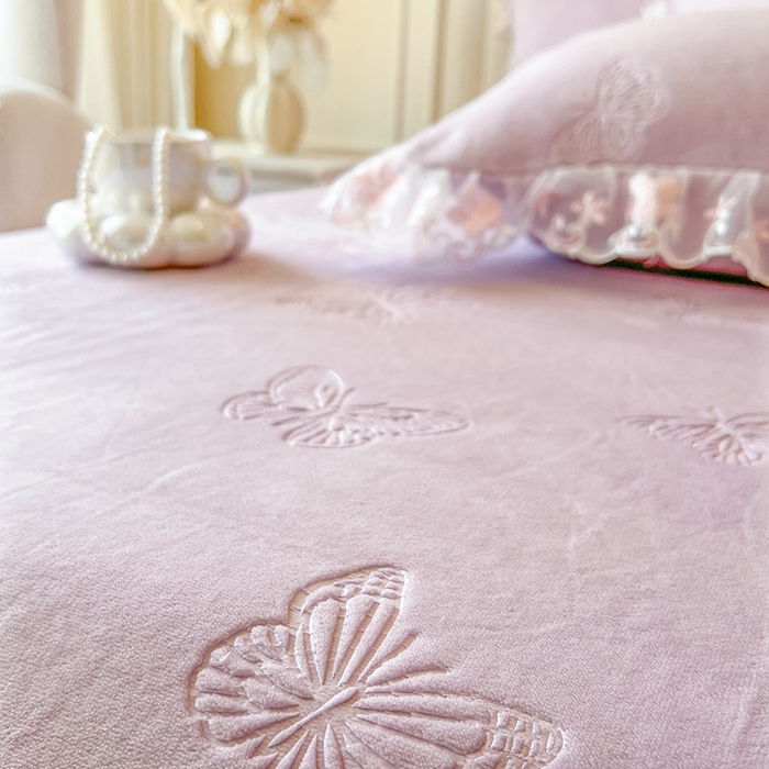 91家纺网 家纺一手货源 找家纺 网红馆（ck家纺） 2025新款牛奶绒刺绣四件套-蝴蝶纷飞系列 蝴蝶纷飞-紫