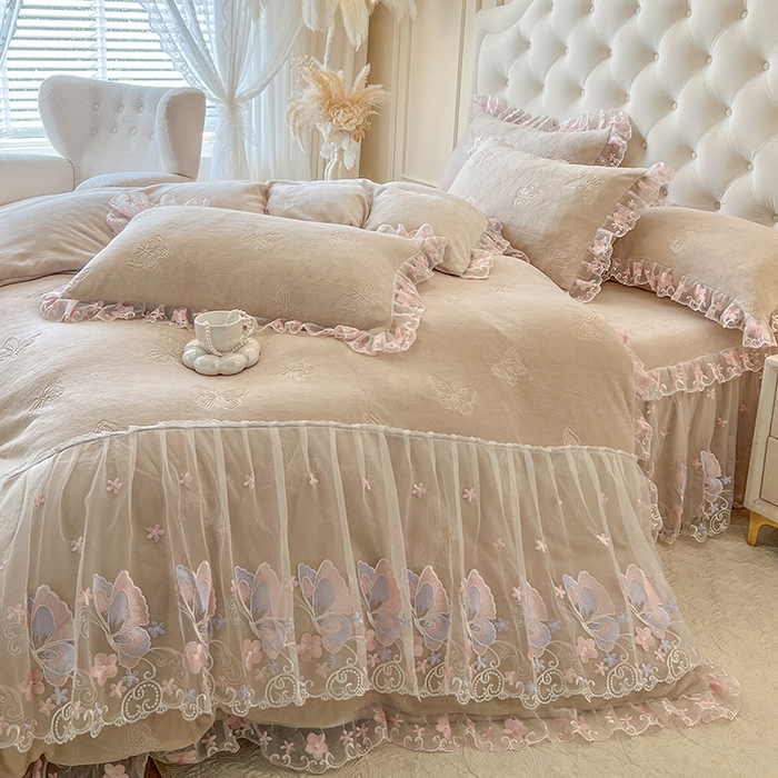 91家纺网 家纺一手货源 找家纺 网红馆（ck家纺） 2025新款牛奶绒刺绣四件套-蝴蝶纷飞系列 蝴蝶纷飞-咖