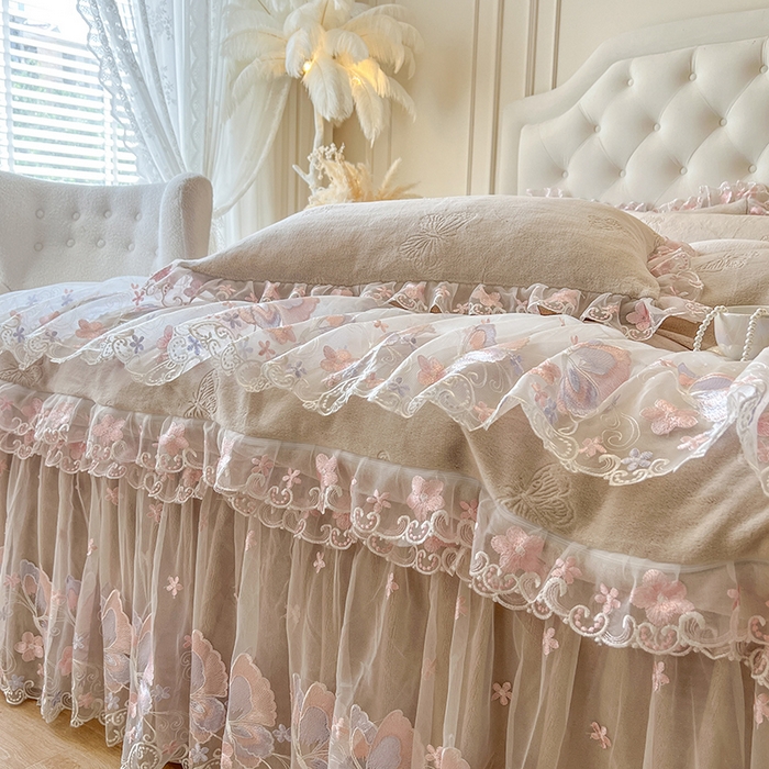 91家纺网 家纺一手货源 找家纺 网红馆（ck家纺） 2025新款牛奶绒刺绣四件套-蝴蝶纷飞系列 蝴蝶纷飞-咖