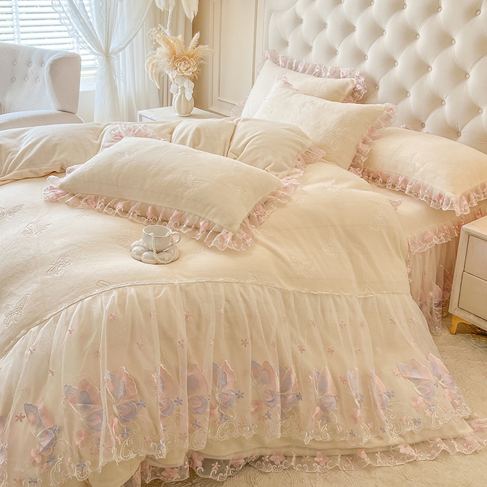 91家纺网 家纺一手货源 找家纺 网红馆（ck家纺） 2025新款牛奶绒刺绣四件套-蝴蝶纷飞系列 蝴蝶纷飞-米